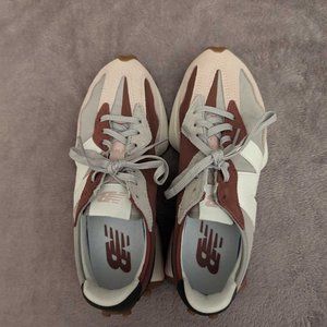New Balance 327 Gym Shoes
